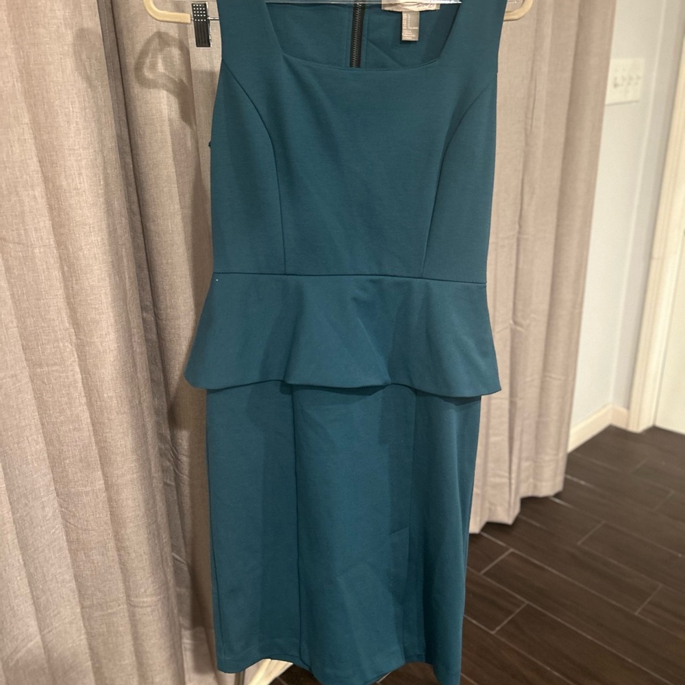 Elegant Teal Sleeveless Dress